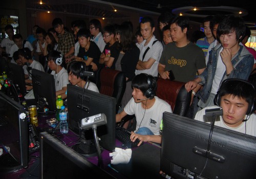 LPL夏季赛W7D5：Yskm交手Solokill，Rookie对线Yagao