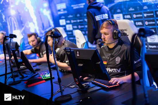 网友热议第二个名人堂：感觉是UZI 因为没有提到夺冠